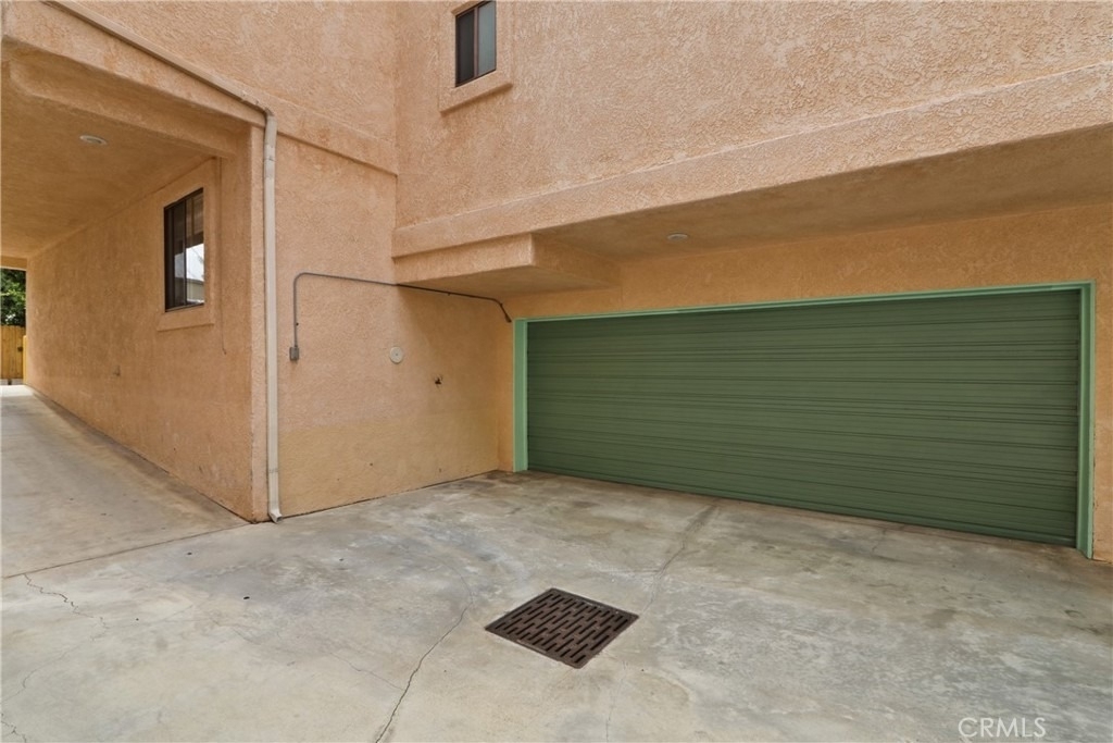 1052 Belmont Avenue - Photo 19