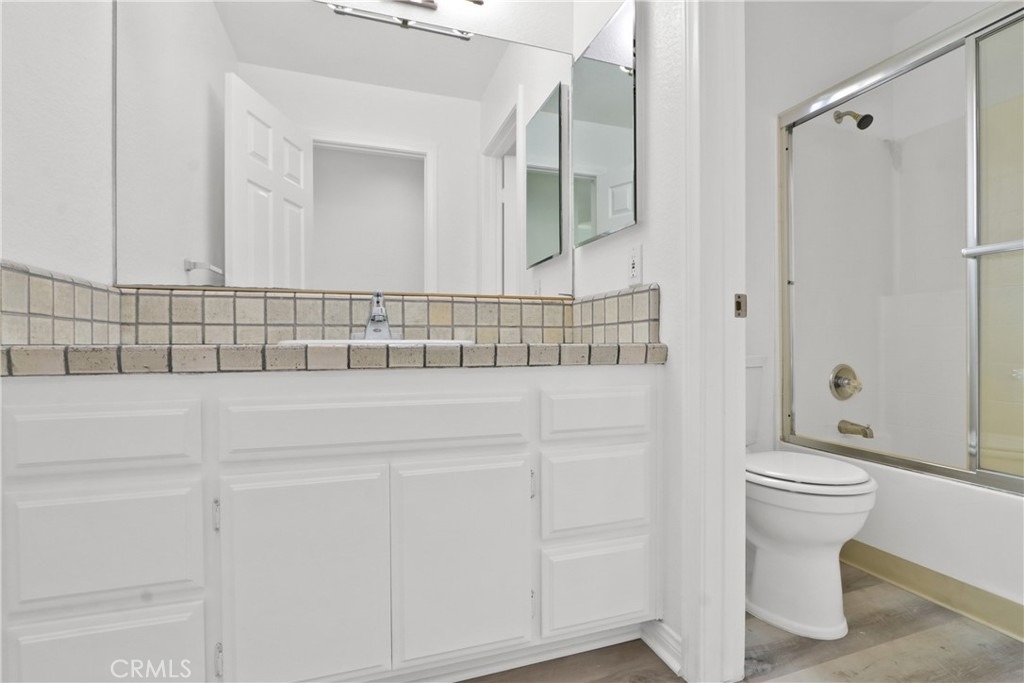 1052 Belmont Avenue - Photo 16