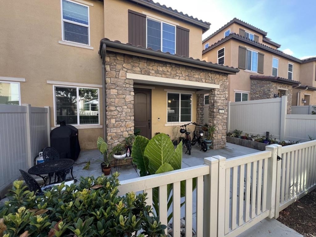 1707 Frangipani Avenue - Photo 2