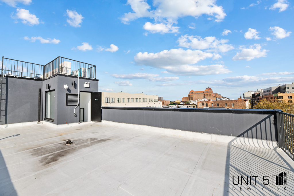 255 Clarkson Avenue - Photo 5