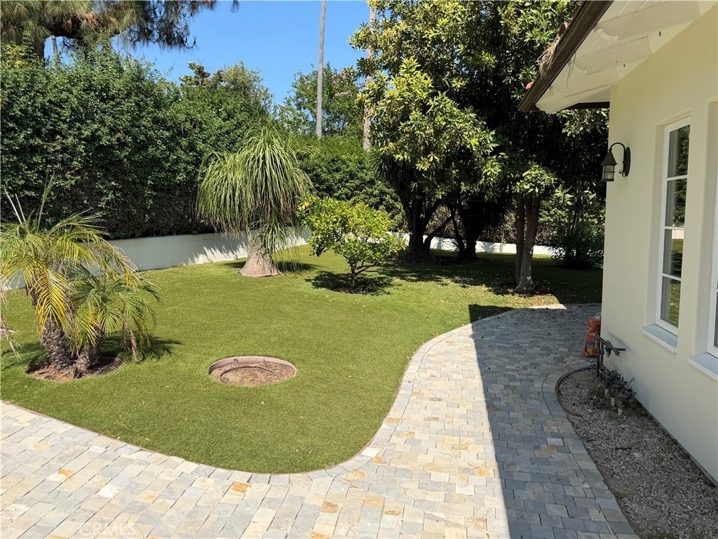 305 W Kenneth Road - Photo 3
