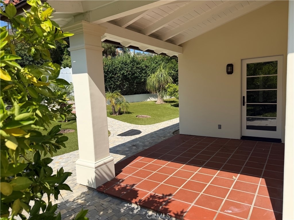 305 W Kenneth Road - Photo 2