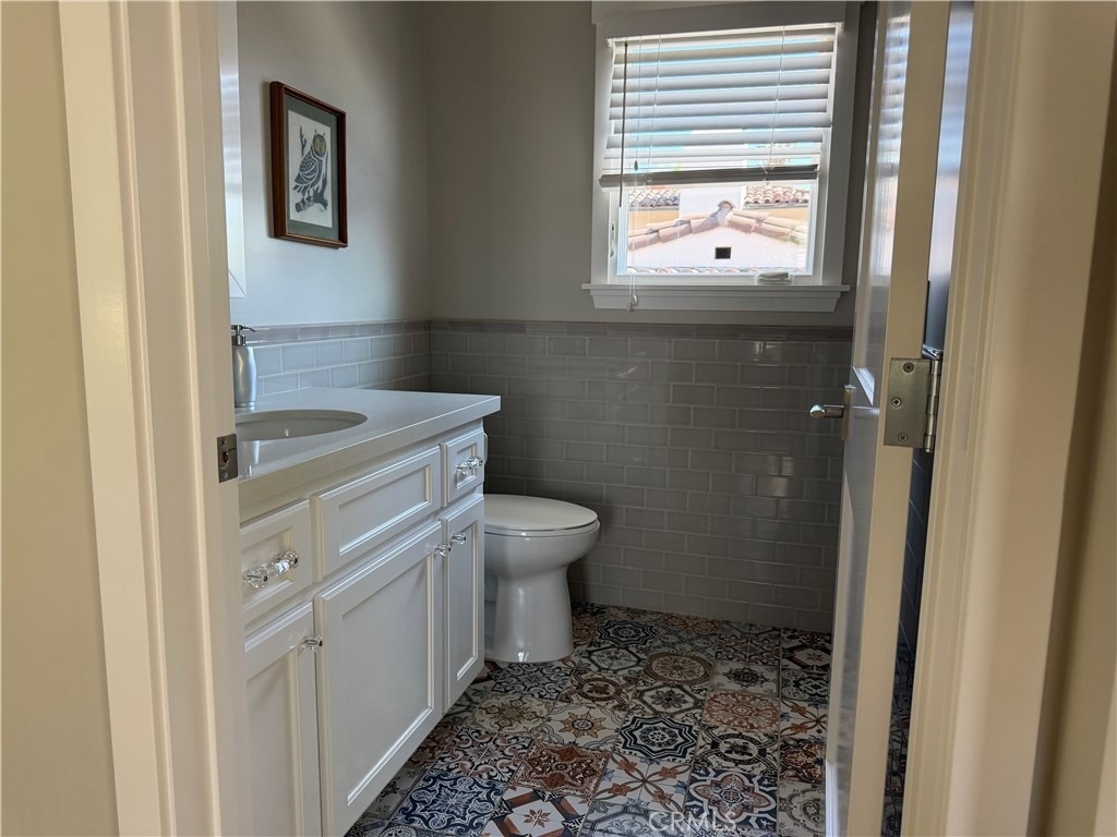 305 W Kenneth Road - Photo 11