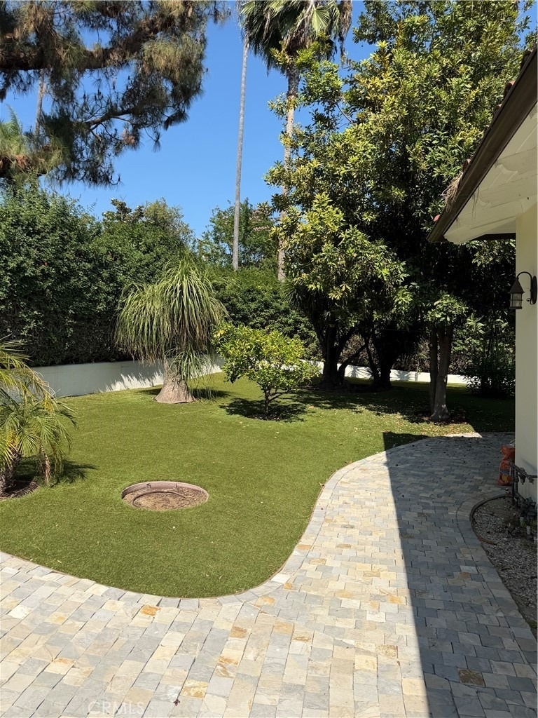 305 W Kenneth Road - Photo 4