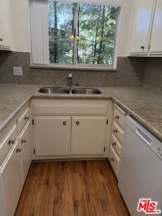 1138 11th Street - Photo 5