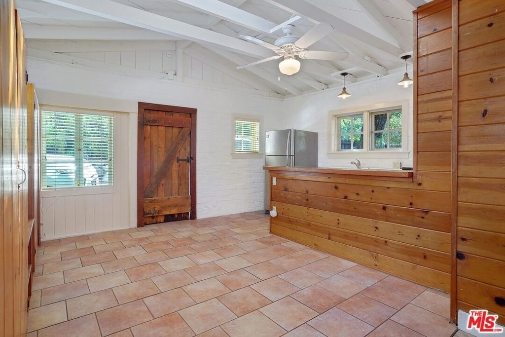 21652 Encina Road - Photo 2