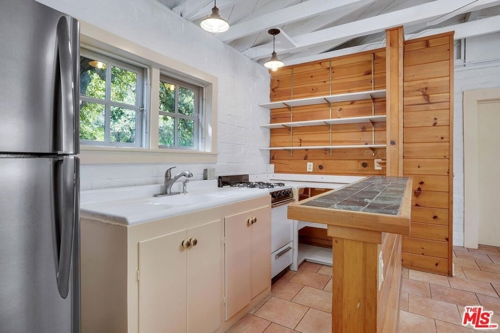 21652 Encina Road - Photo 3