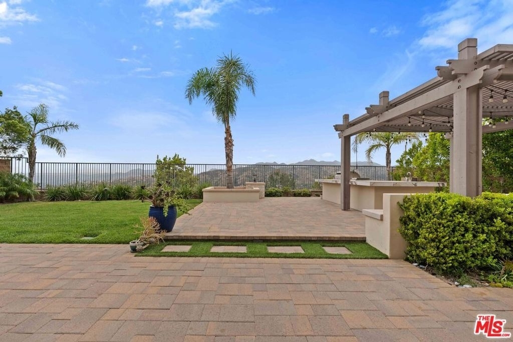 11925 N Ricasoli Way - Photo 36