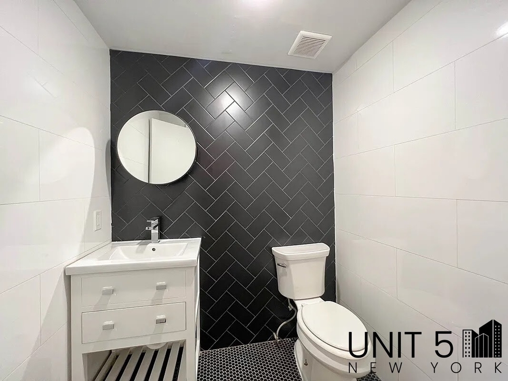 1114 Halsey Street - Photo 8