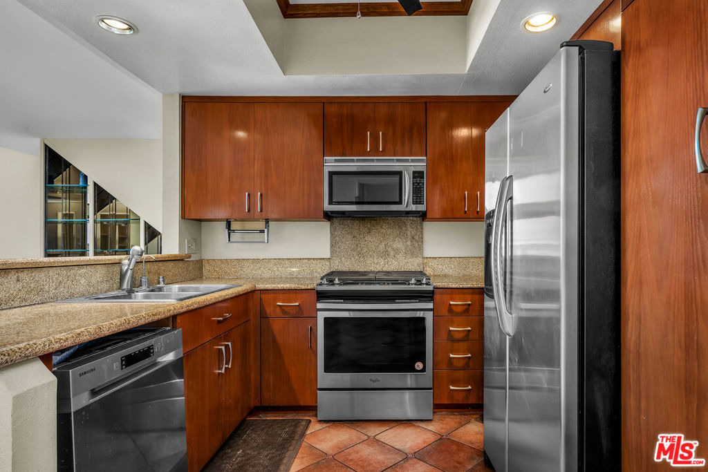8180 Manitoba Street - Photo 13
