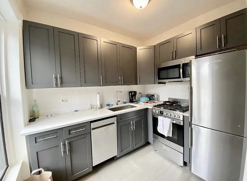 204 St Marks Avenue - Photo 2