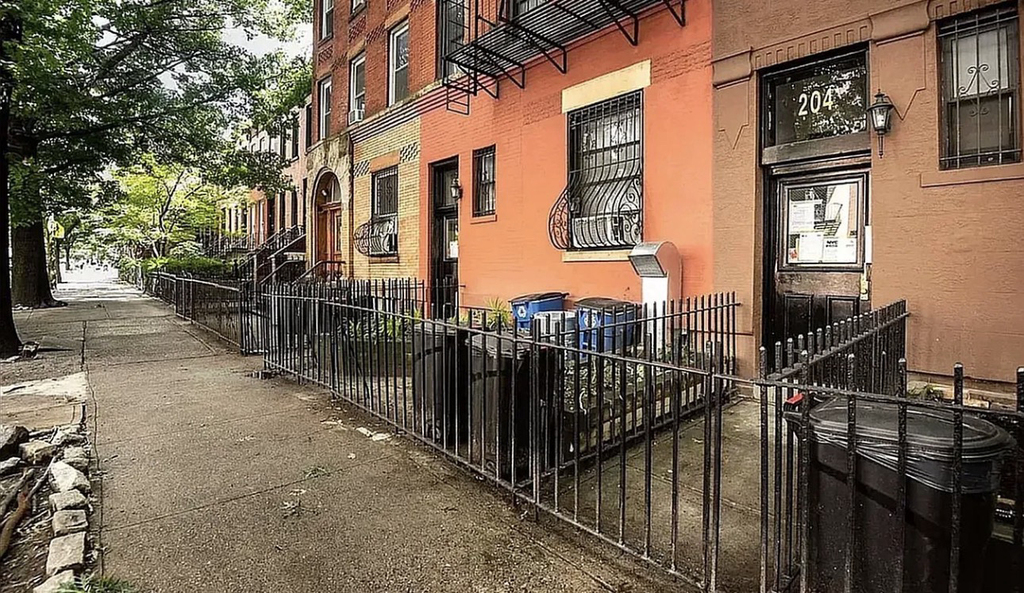 204 St Marks Avenue - Photo 4