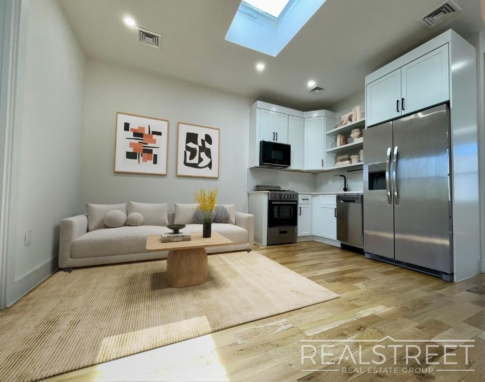 144a Sumpter St - Photo 1