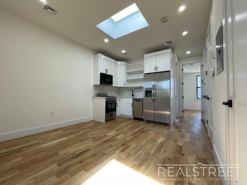 144a Sumpter St - Photo 3