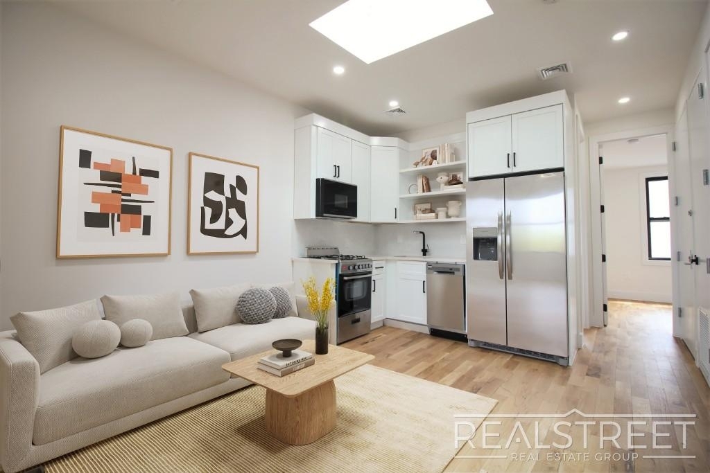 144a Sumpter St - Photo 0