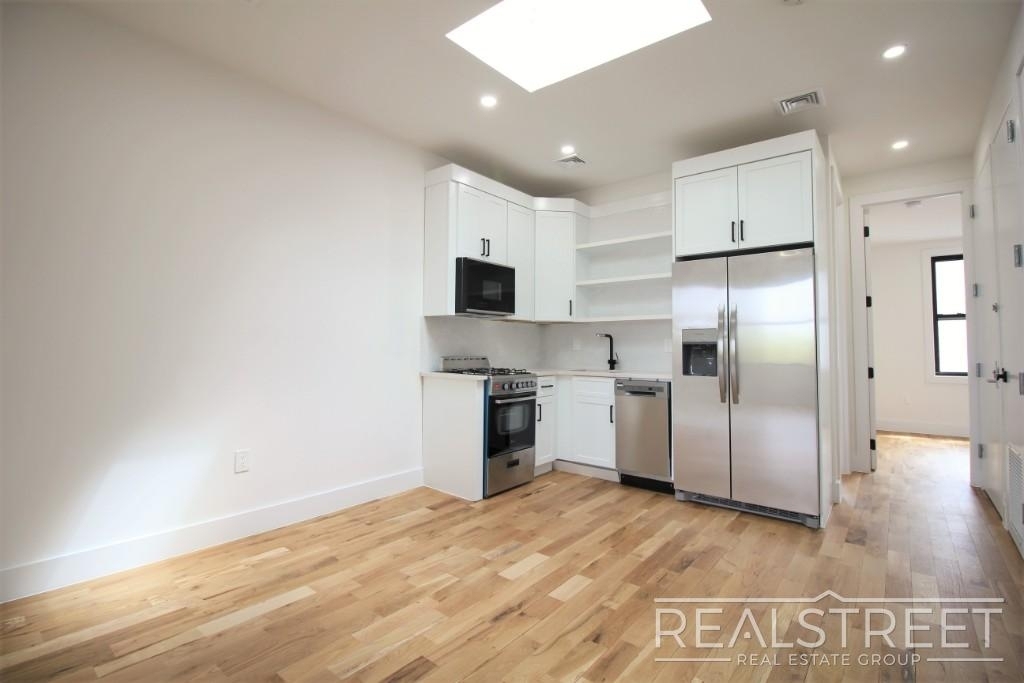 144a Sumpter St - Photo 2
