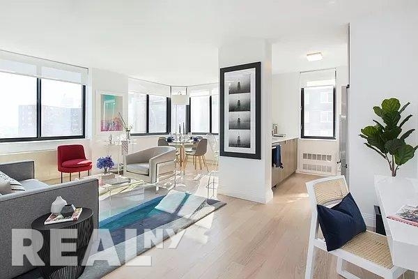 E 94th St - Photo 0