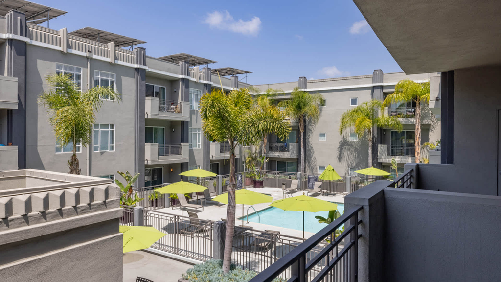 10001 Venice Blvd - Photo 12