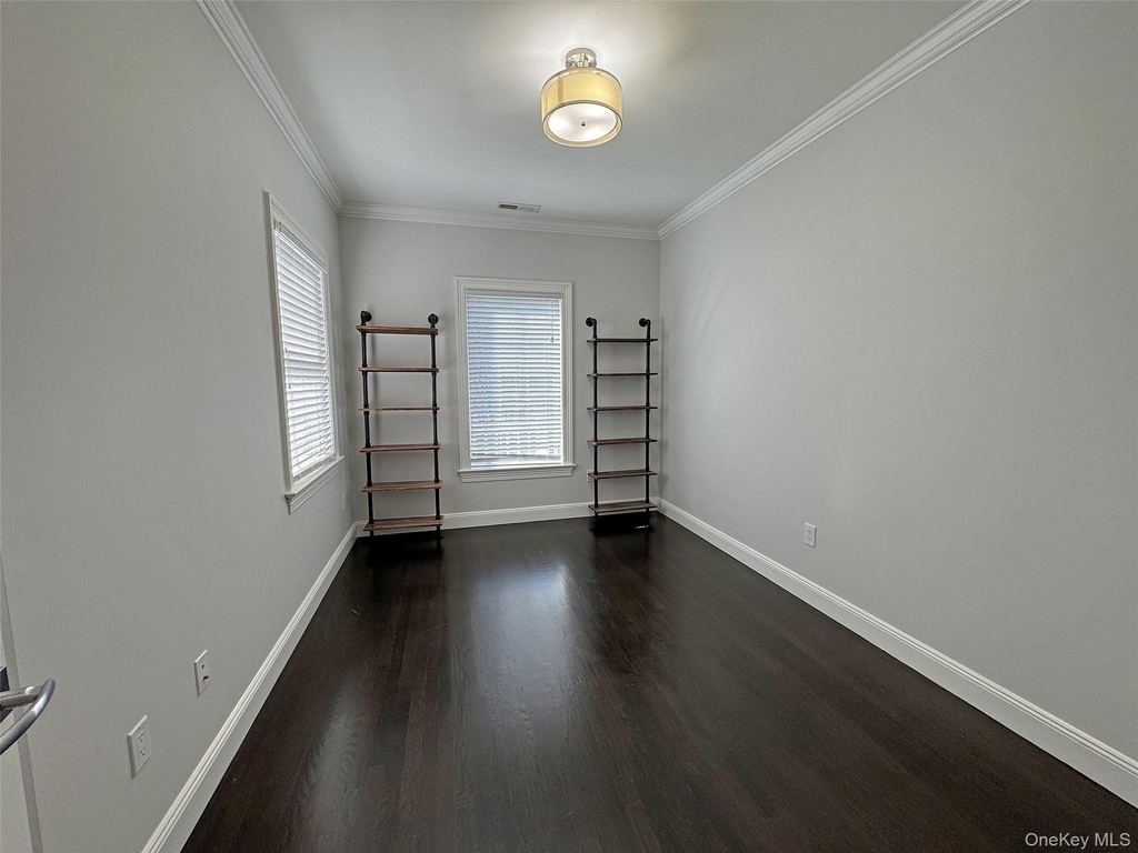 1019 Grove Street - Photo 11