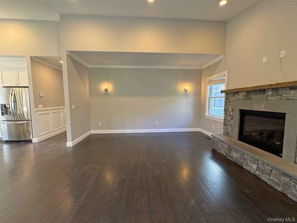 1019 Grove Street - Photo 2