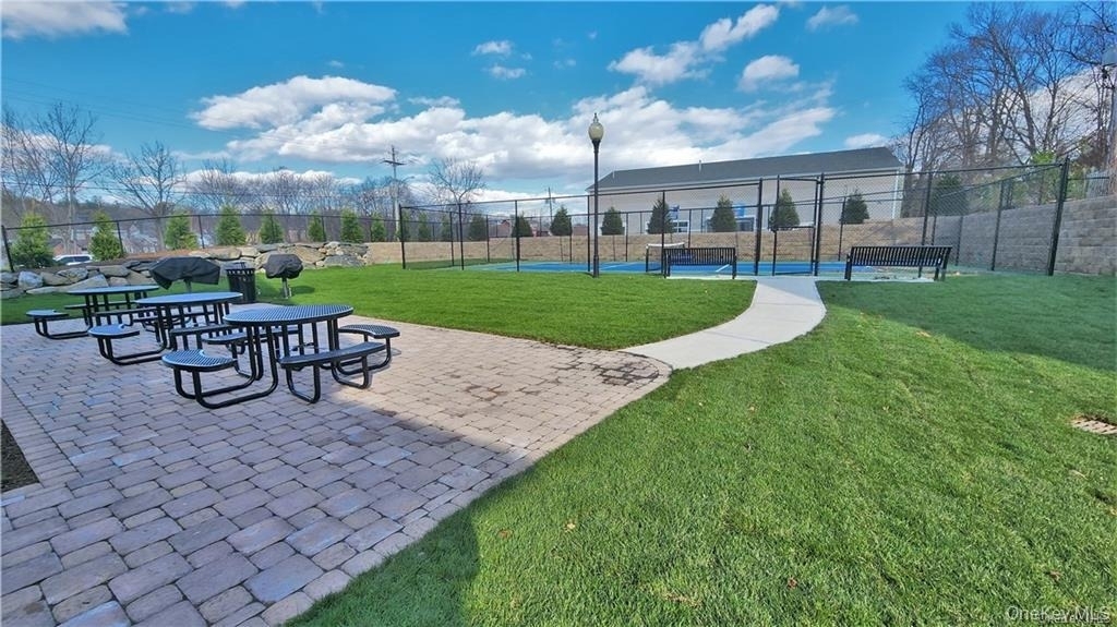 115 Canter Court - Photo 1