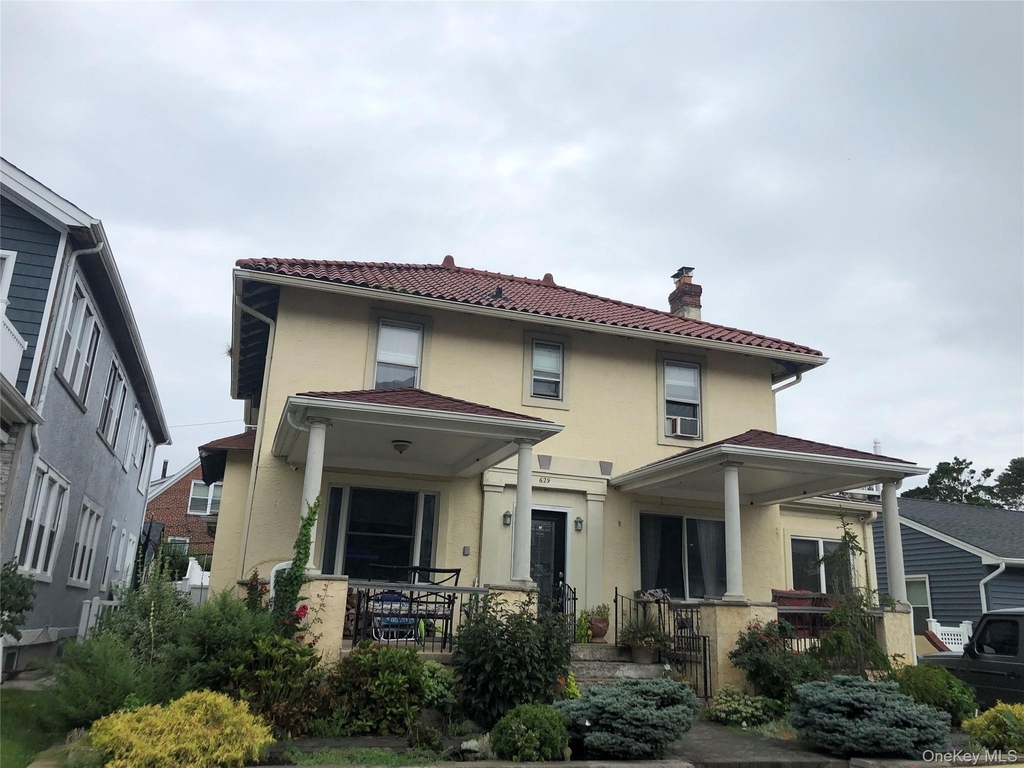 629 W Penn Street - Photo 0