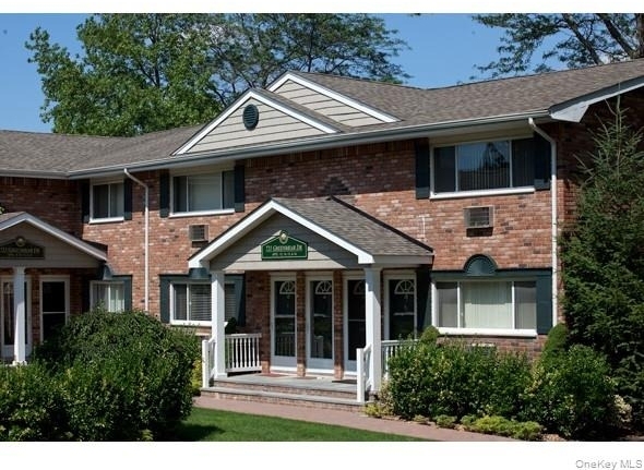 725 Greenbriar Drive - Photo 1