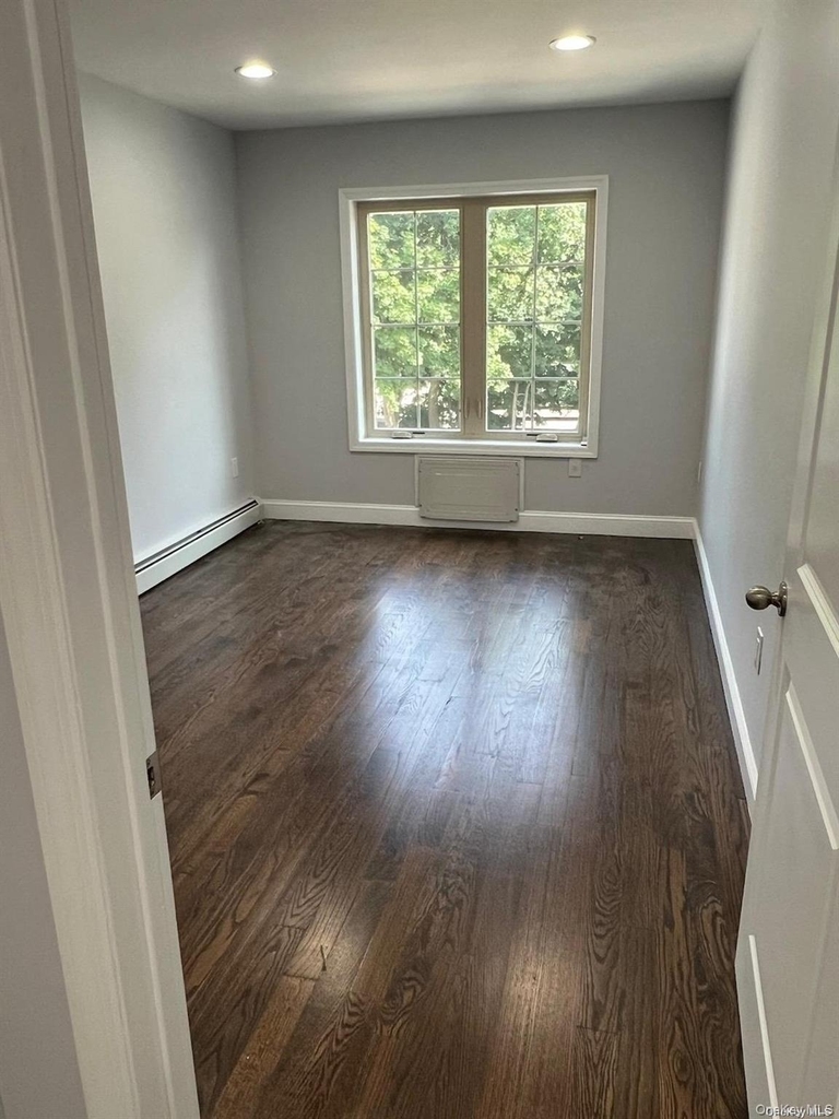 196-28 91st Avenue - Photo 2