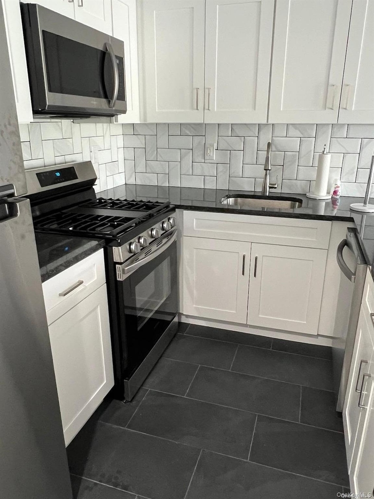 196-28 91st Avenue - Photo 7