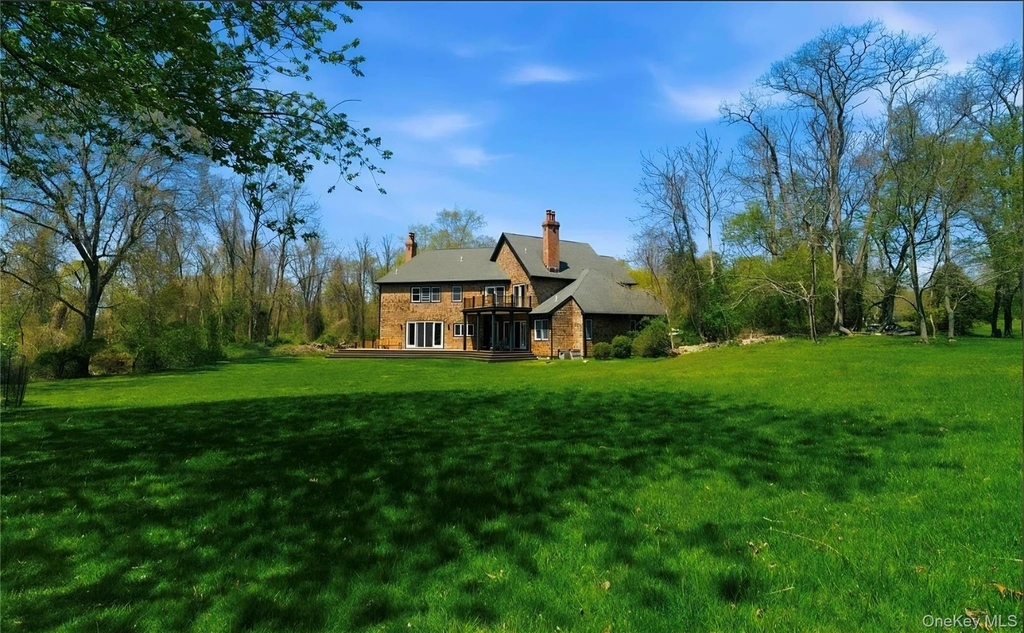 9 Locust Woods Drive - Photo 0