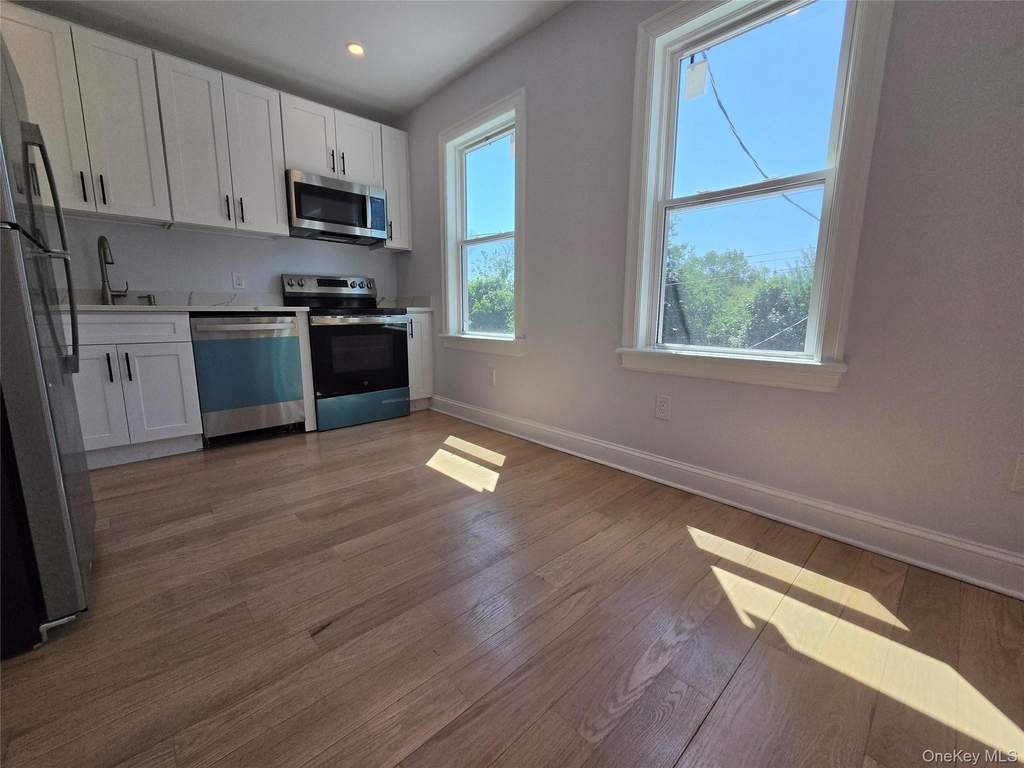 965 Main Street - Photo 2