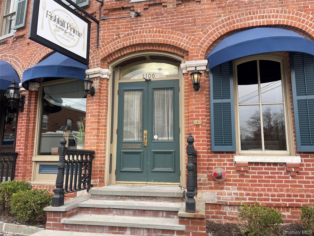 1106 Main Street - Photo 1