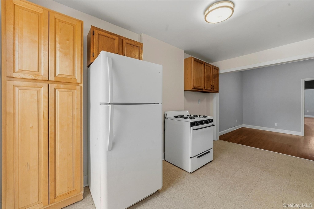 158 Willow Street - Photo 3