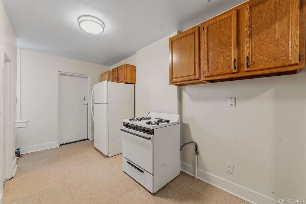 158 Willow Street - Photo 1