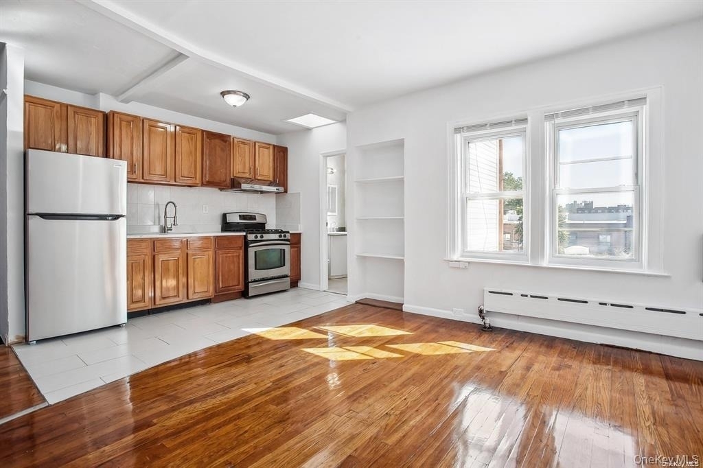 85-74 67th Avenue - Photo 2