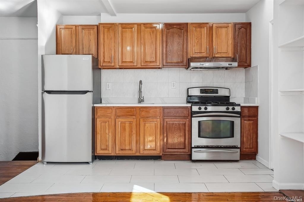 85-74 67th Avenue - Photo 3
