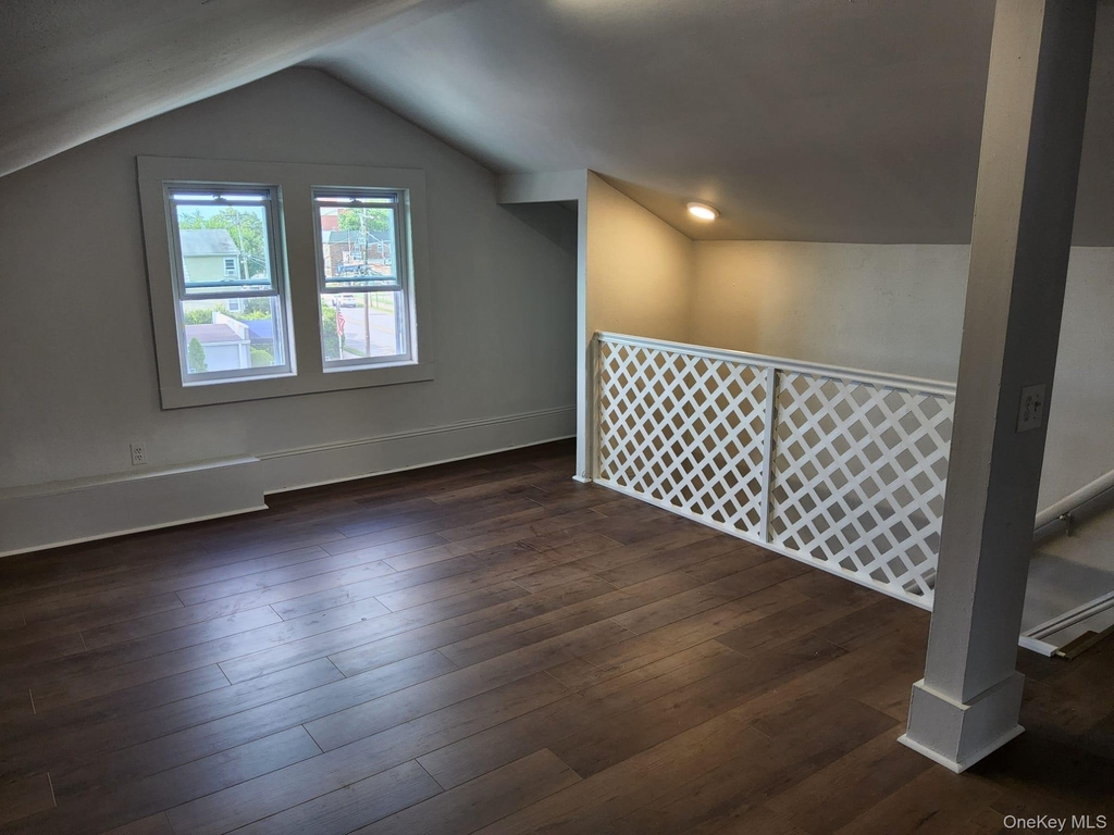 90 Hempstead Avenue - Photo 9
