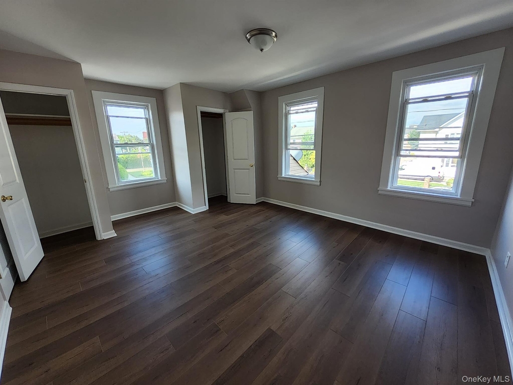 90 Hempstead Avenue - Photo 6