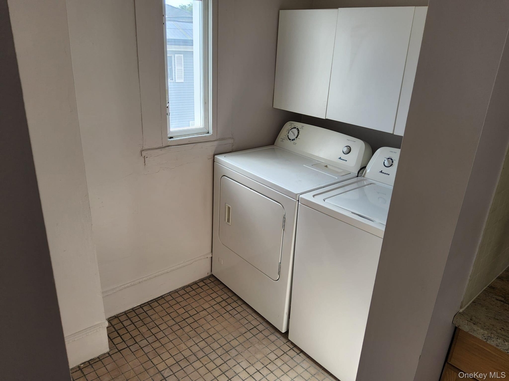 90 Hempstead Avenue - Photo 8