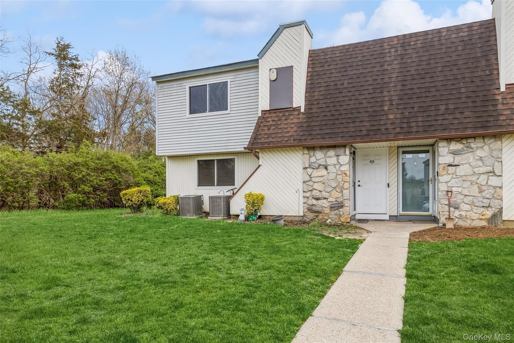 48 Pointe Cir S - Photo 0