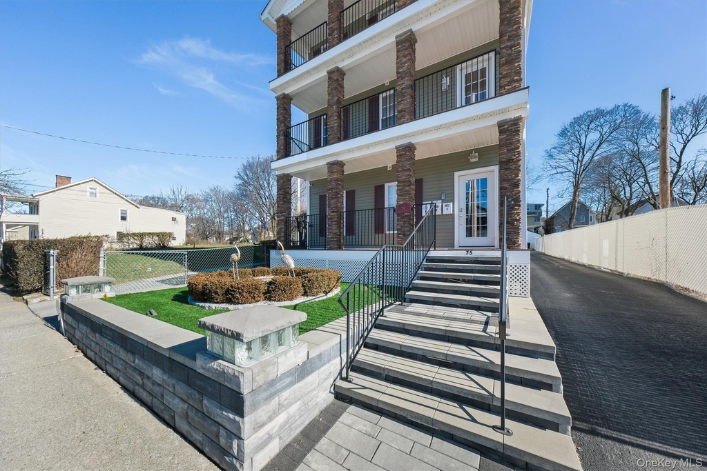 75 Albany Street - Photo 3