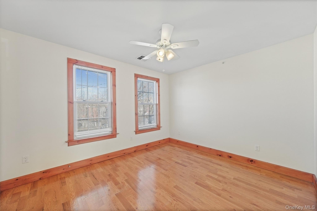75 Albany Street - Photo 16