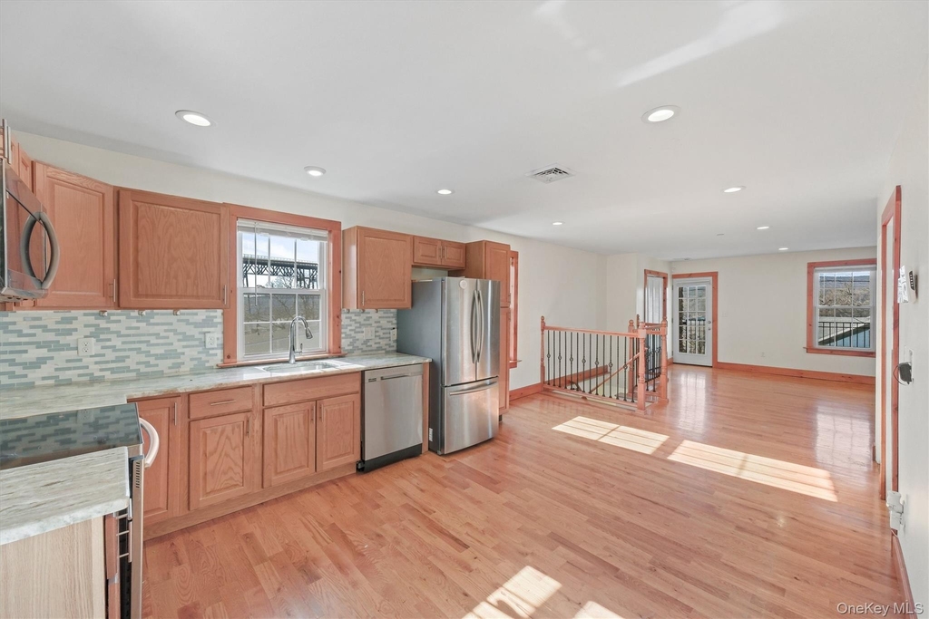 75 Albany Street - Photo 10