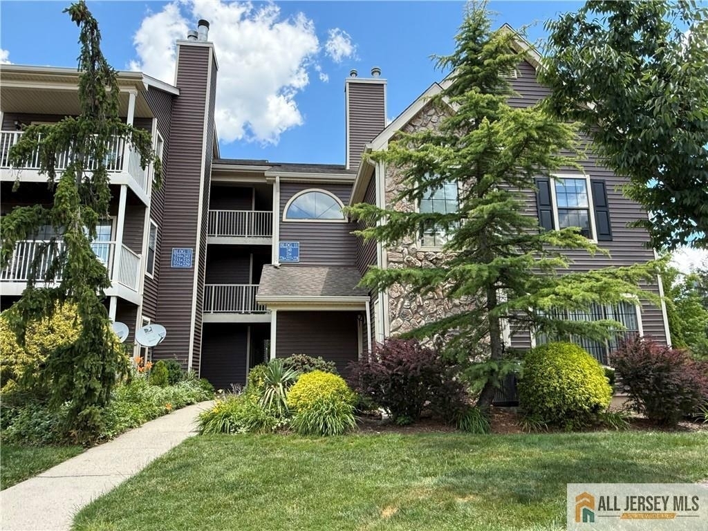 226 Blew Court - Photo 0