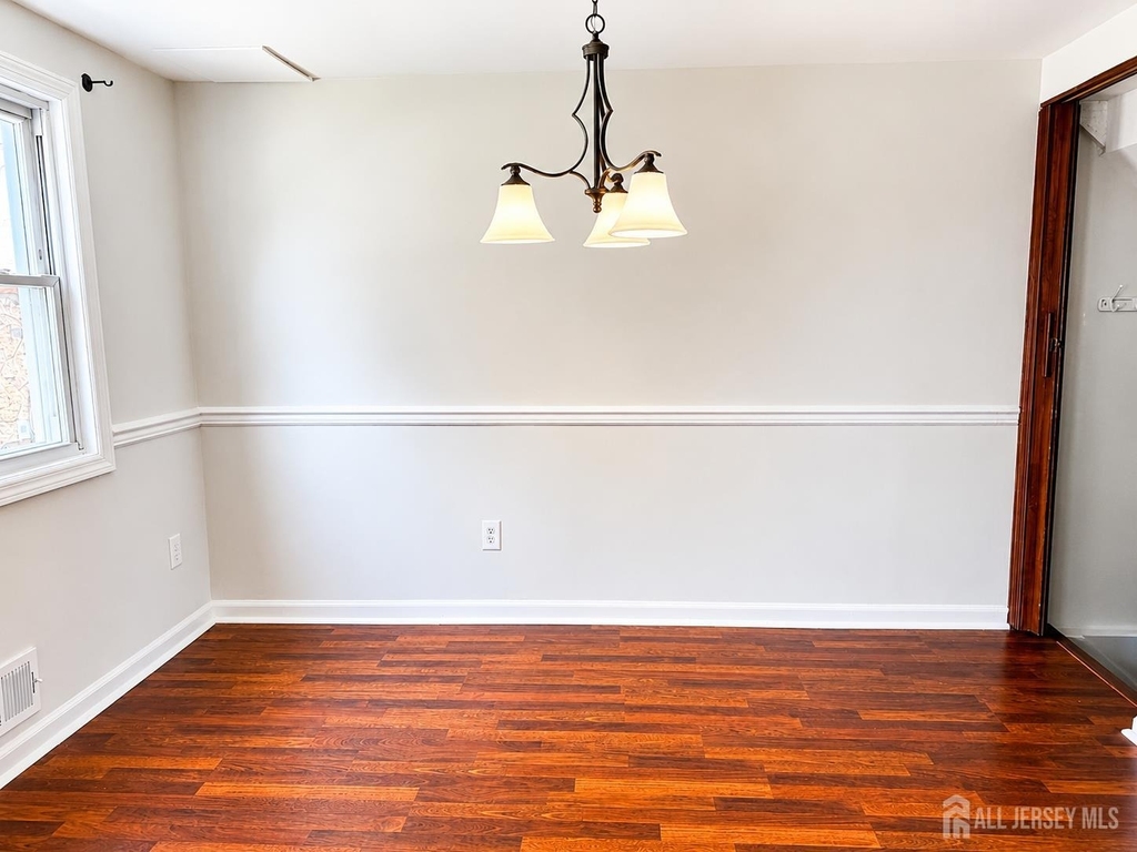 163 Rose Street - Photo 5