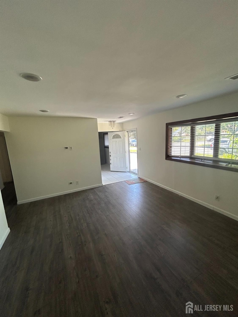 17 Raleigh Road - Photo 3