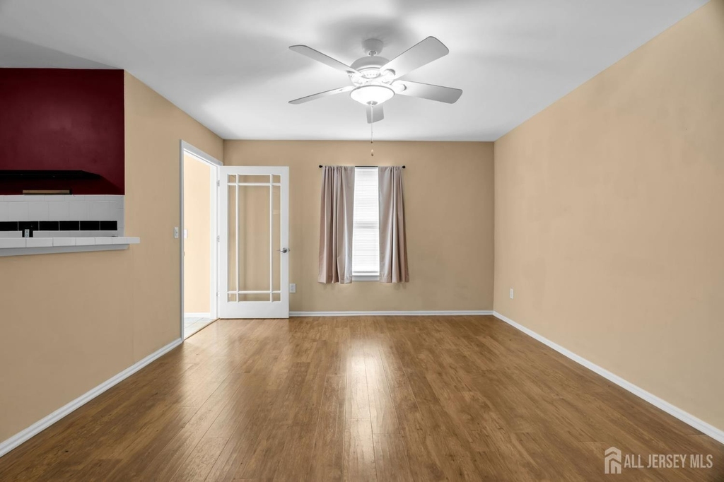 19 Delavan Court - Photo 12