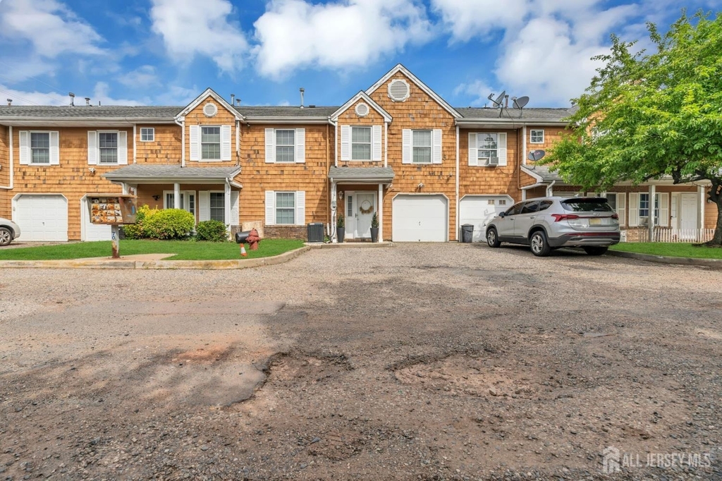 19 Delavan Court - Photo 3