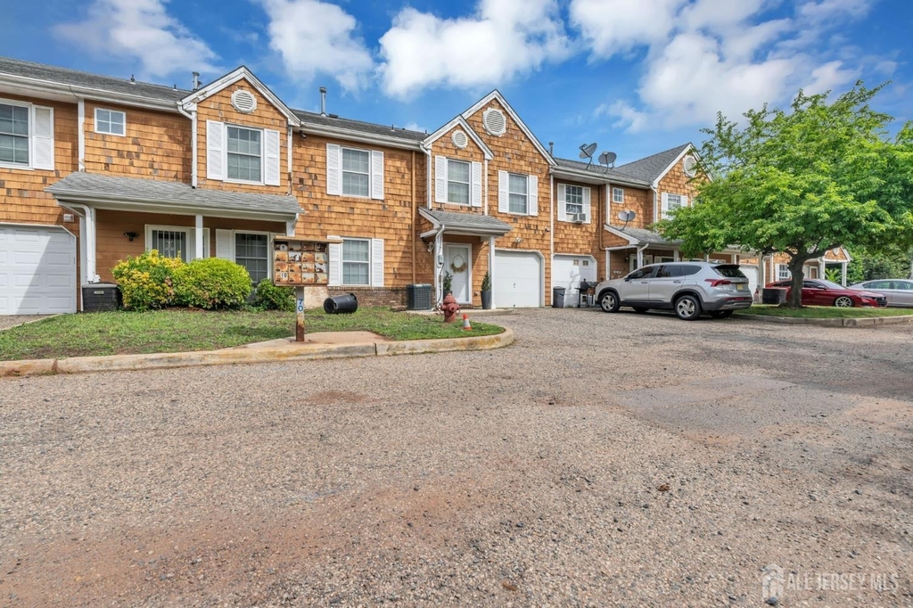 19 Delavan Court - Photo 32