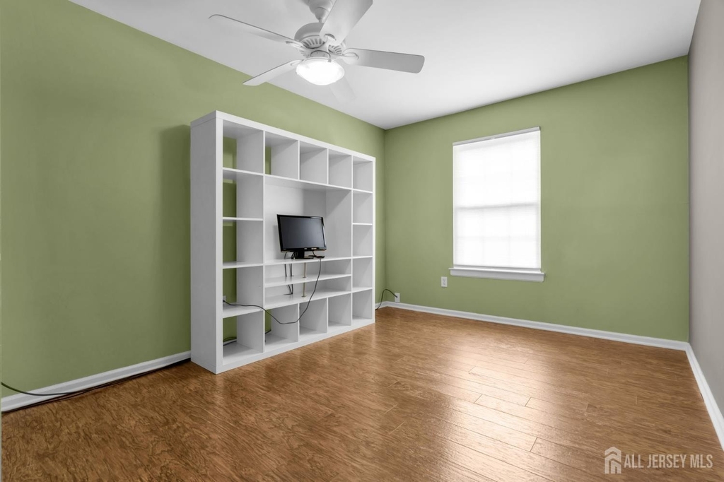 19 Delavan Court - Photo 23
